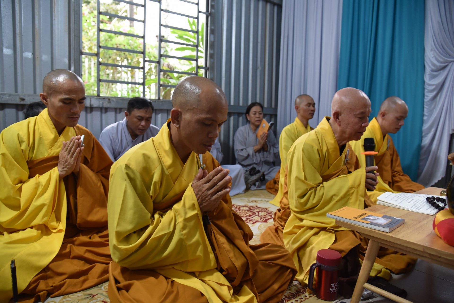 Chanting sutra, releasing creatures to pray for peace in Tan Thanh, Long An by the Charity Board